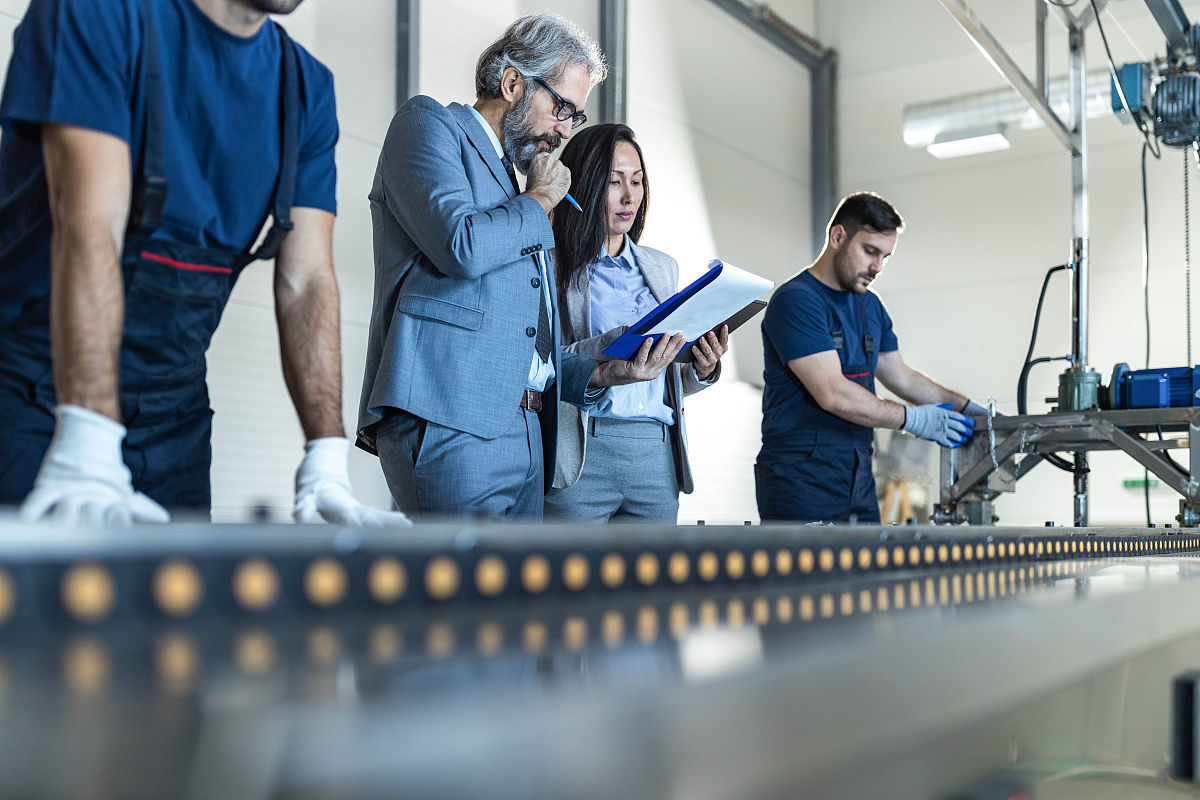 我需要写论文题目为影响医学检验分析质量因素的探究的论文你可以帮我写一个目录吗？