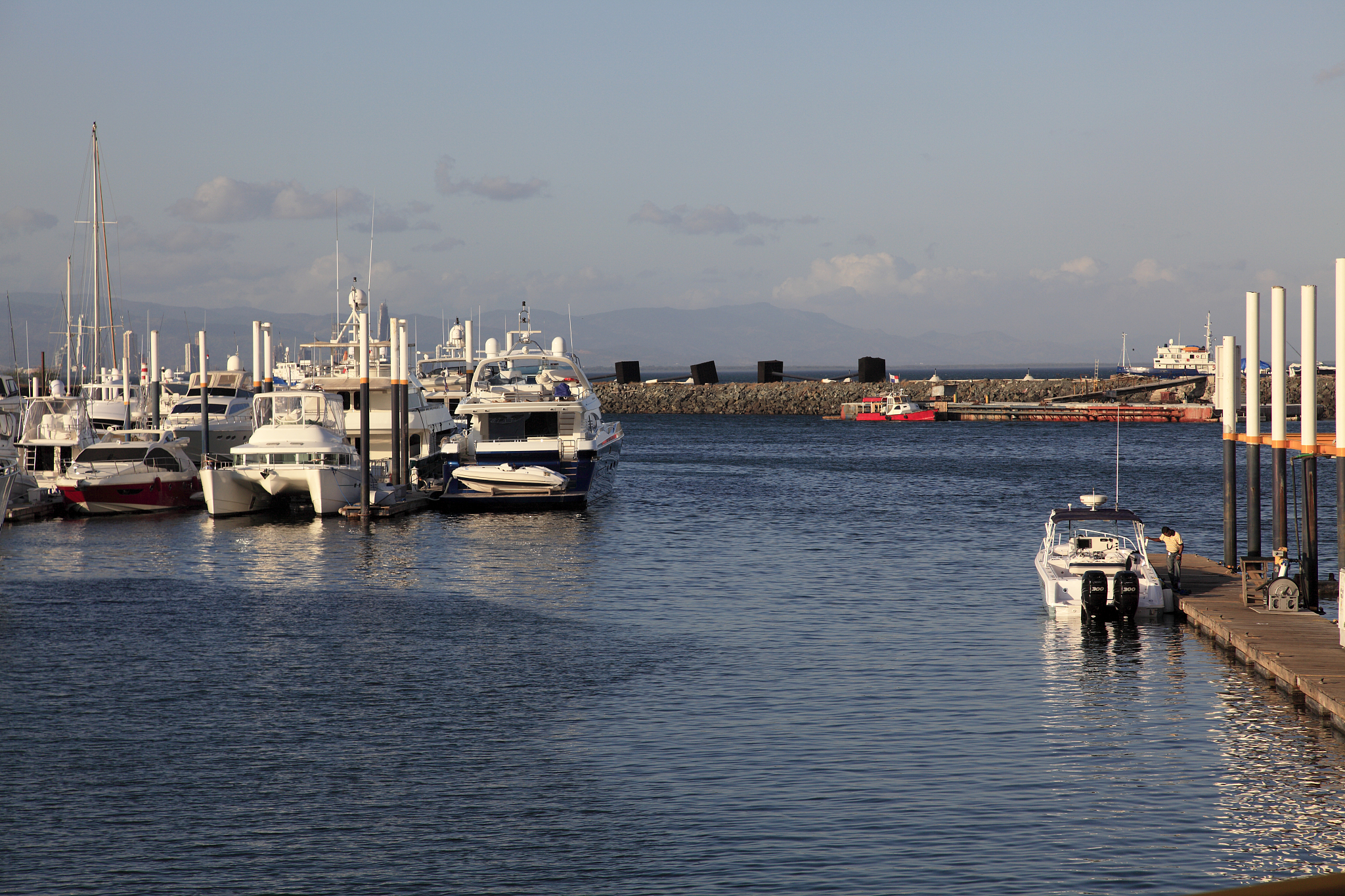 flamenco marina in amador causeway