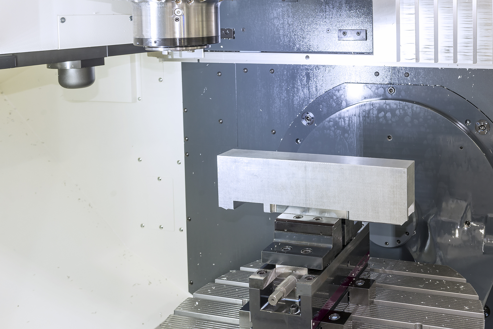 广西职业技术学院数控技术专业课程设置：全面培养人才