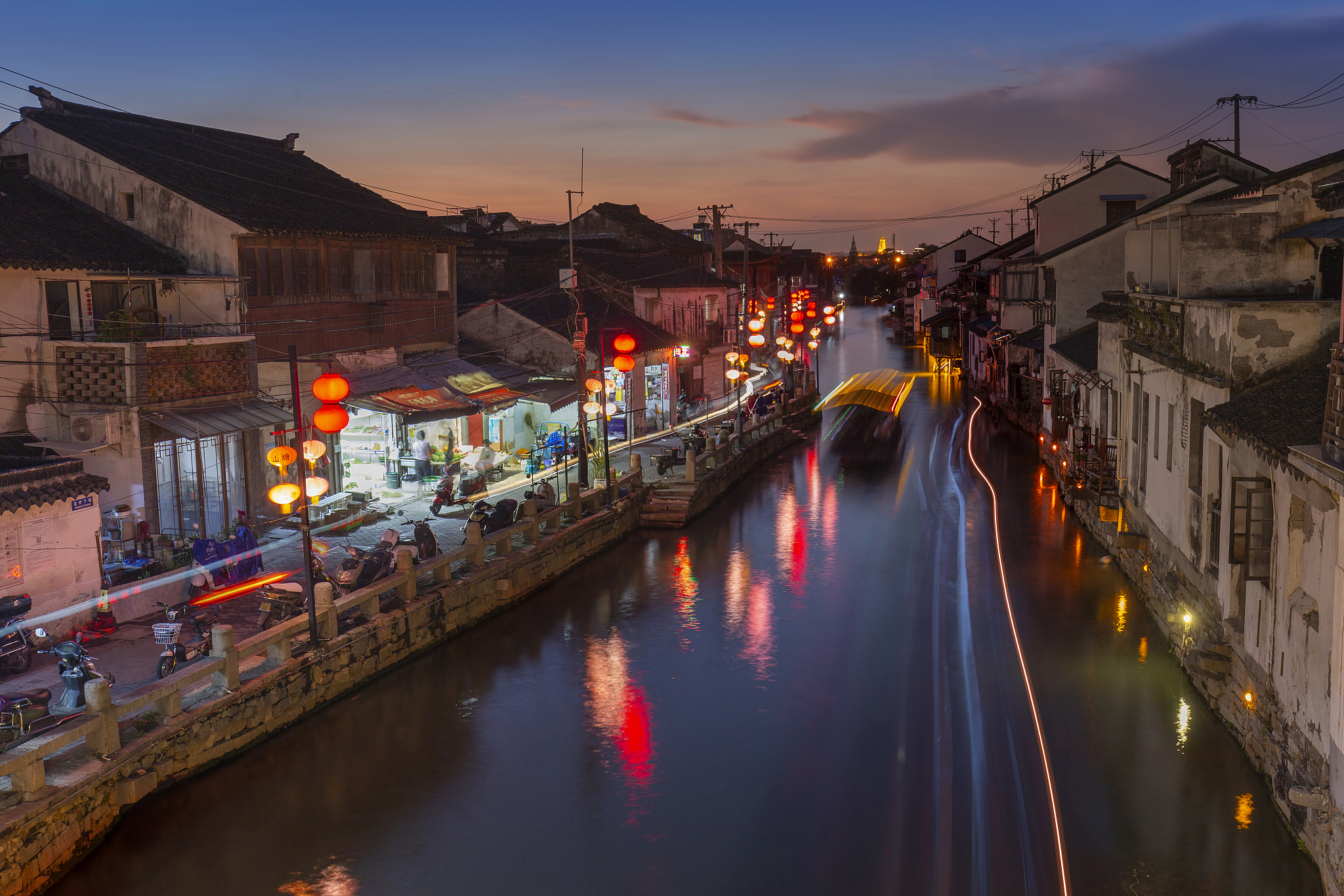 苏州姑苏区山塘街夜景