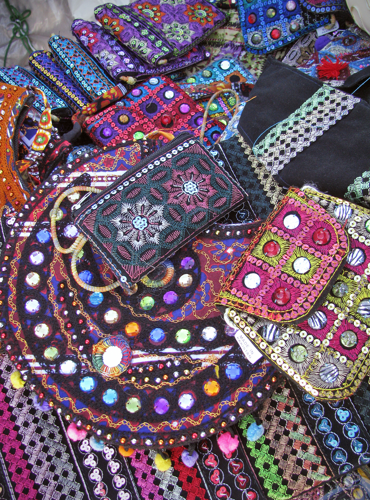 纺织品装饰艺术设计专科课程有哪些？