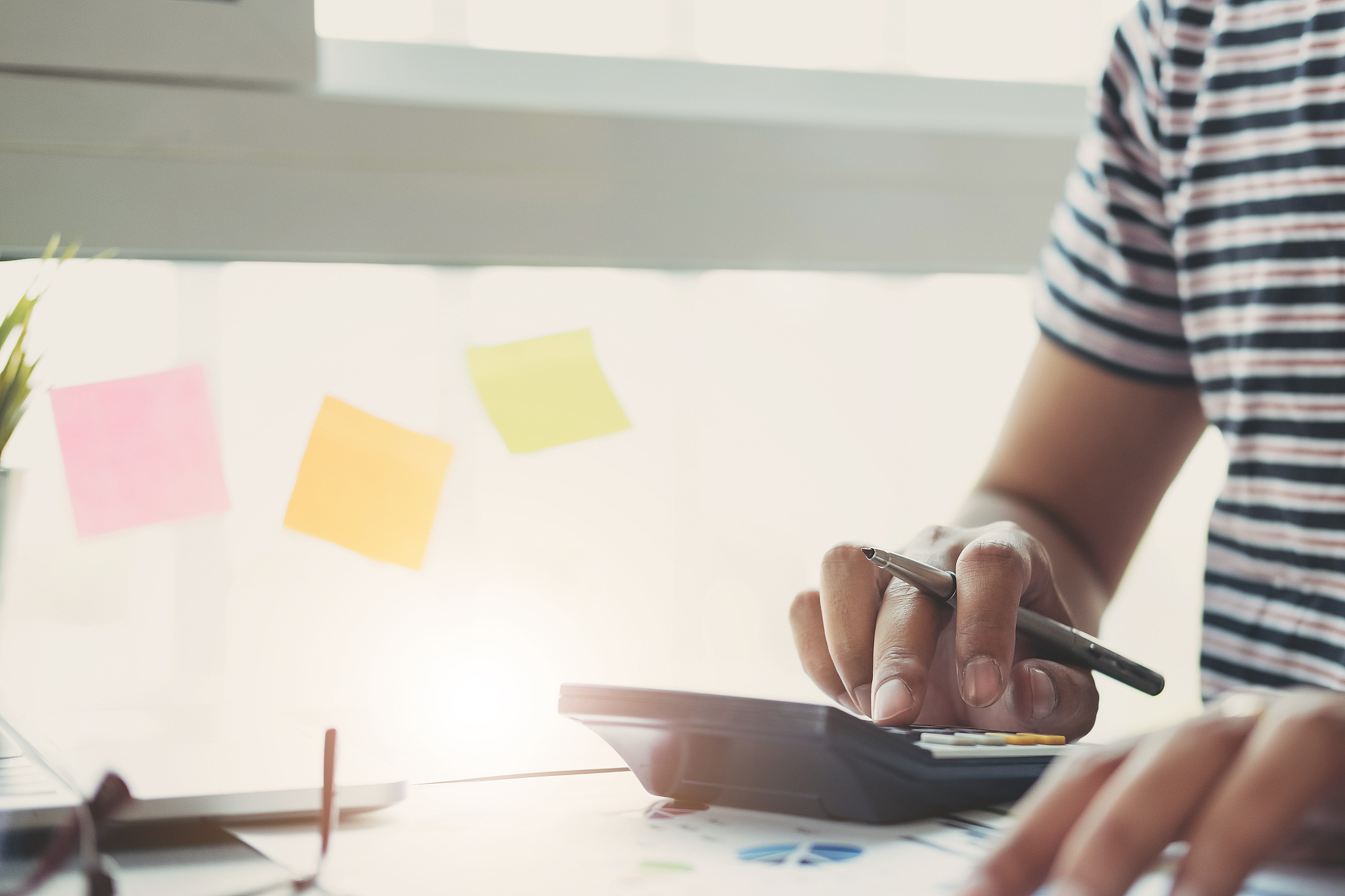 一个乘数不变,另一个乘数乘几,积就