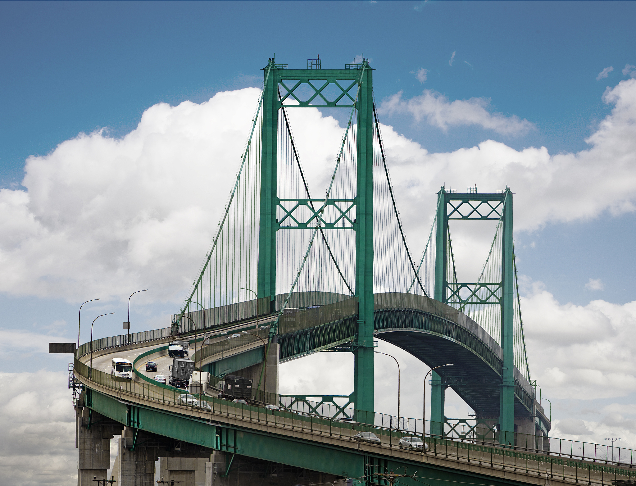 尼亚加拉大桥建造使用了多少条铁缆？ - 揭秘悬索桥结构