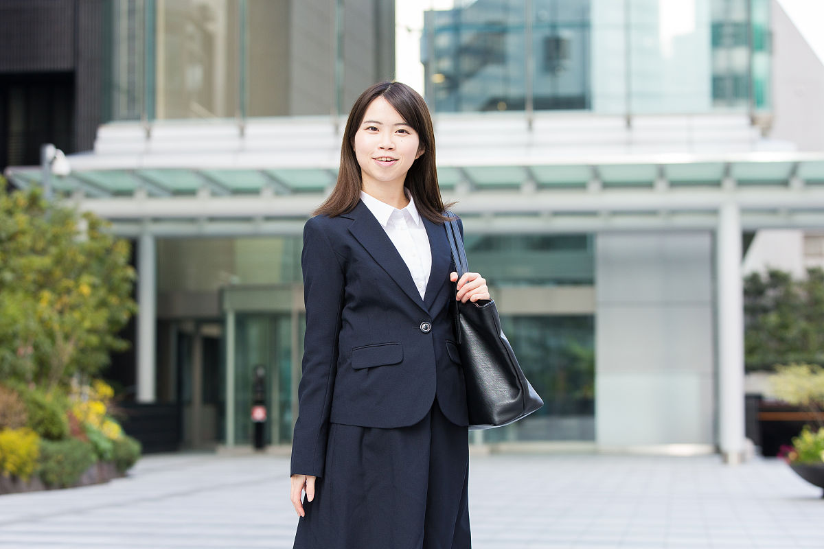 女生学的专业有哪些_成都高铁学校招生