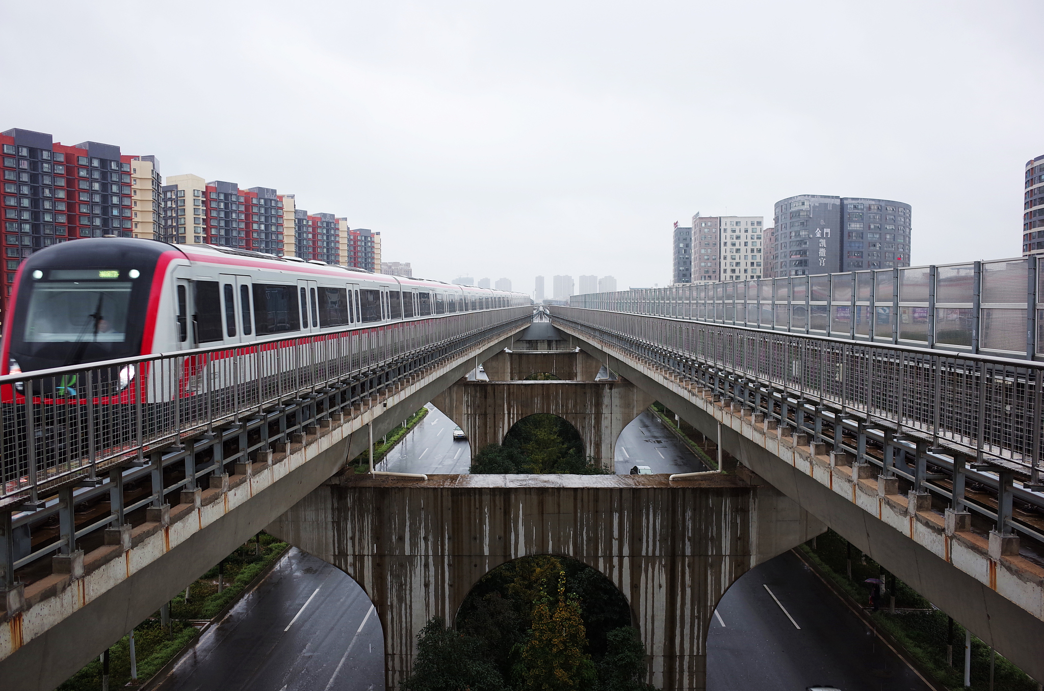 昆明铁路学校：专业设置、就业前景及挑战