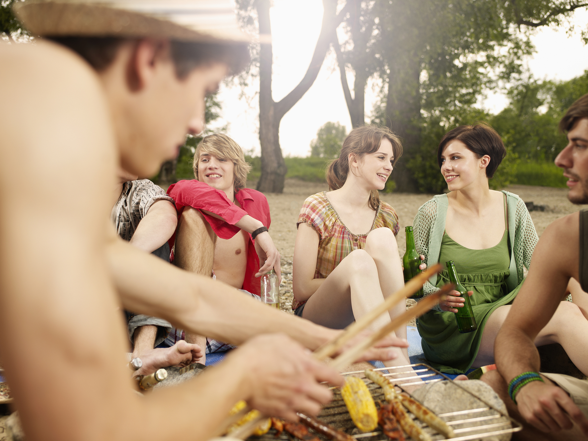 童年回忆：海滩上的云彩与厨房里的炊具