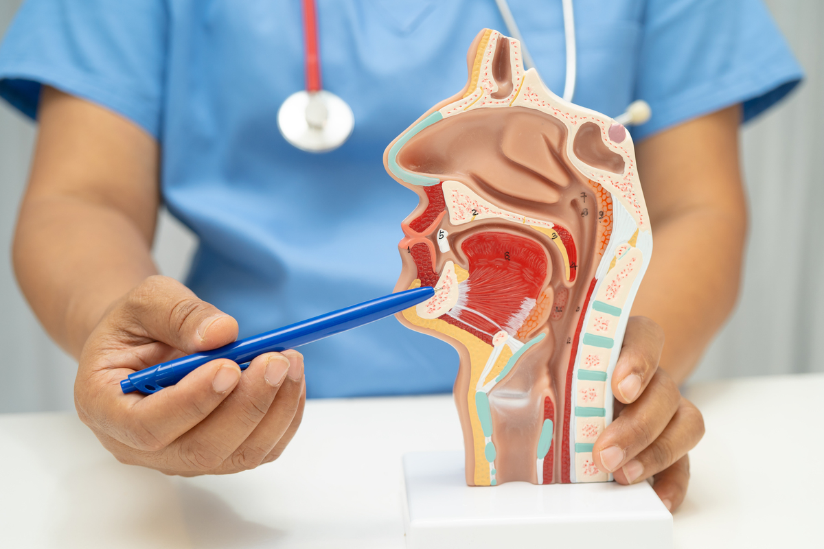 慢性鼻窦炎伴鼻息肉的鼻腔护理指南：改善鼻塞和炎症