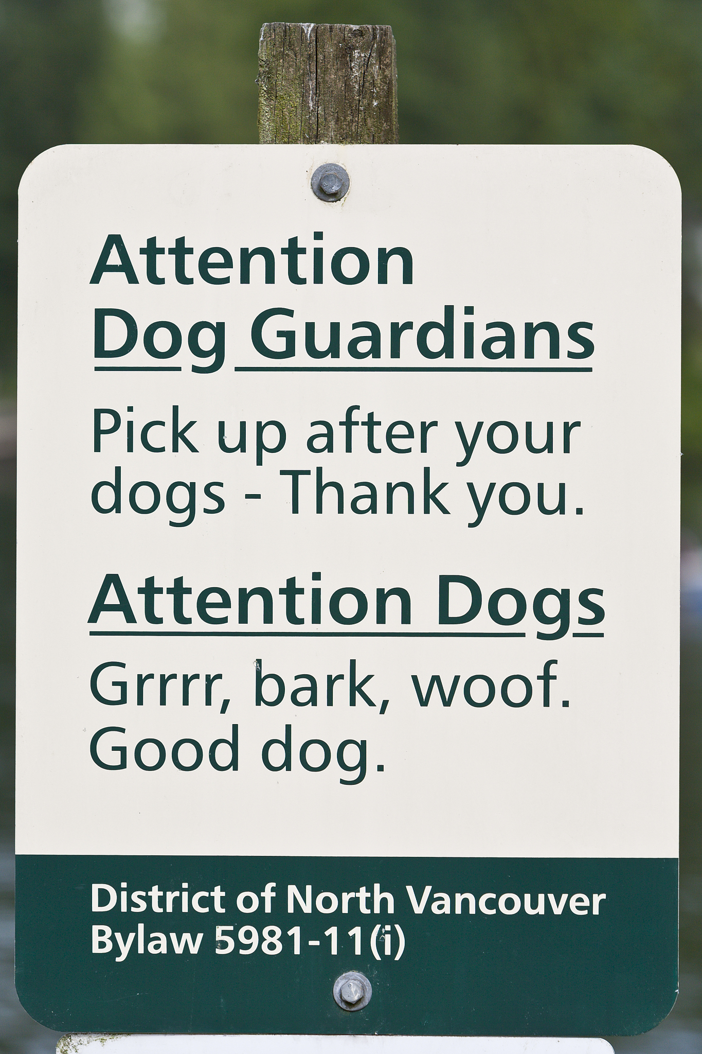 以跨文化交流为背景在100字以内用英文说明文化手语的定义