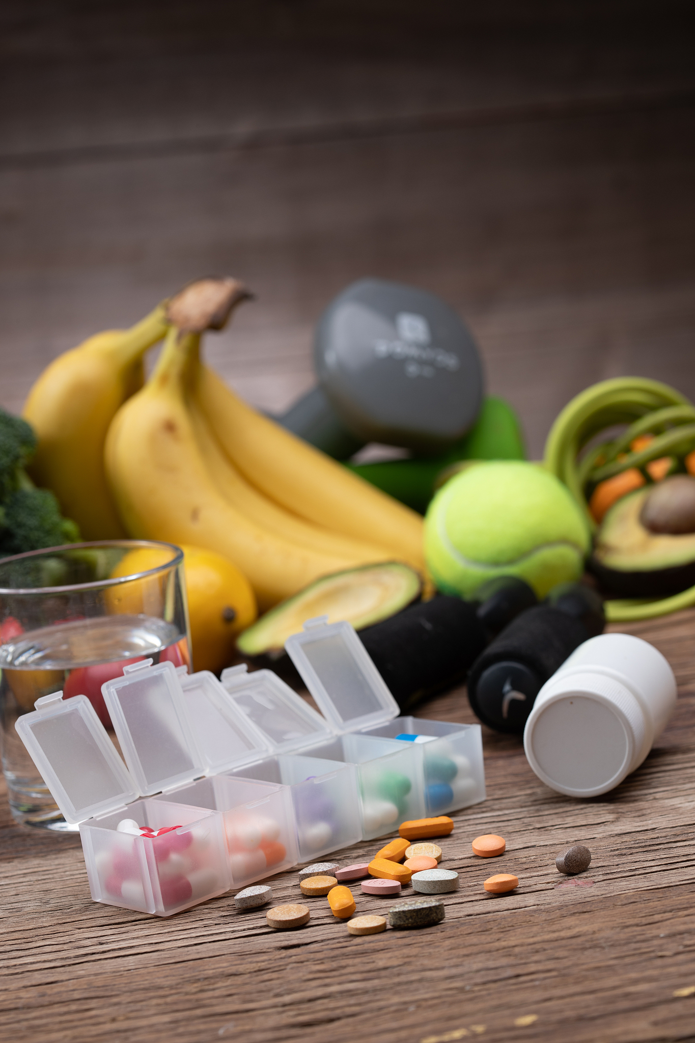 写一份关于可食用口香糖的创业书要包括概要项目背景项目概述公司概述公司名称公司宗旨公司理念公司标志公司主营业务成立的时间所处地段战略规划创业组织公司的组织部门的功能和责任主要成员人才吸收计划激励约束机制产品与服务产品的描述产品市场竞争力产品的研发产品市场前景预测产品的品牌和专利市场分析营销计划风险规避分析内部风险市场风险应对措施财务数据未来计划。