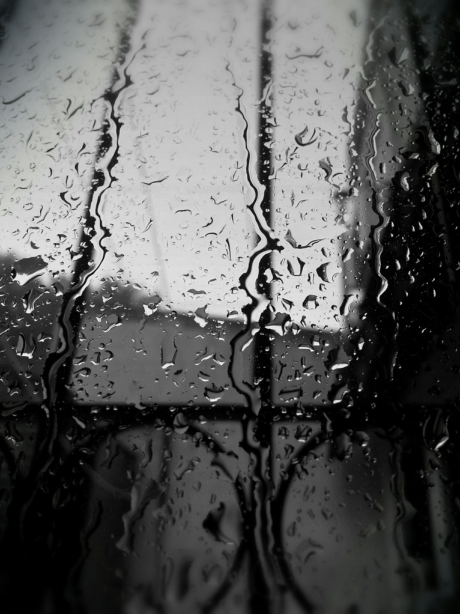 【小区安全提醒】暴雨来临，请注意防汛措施！