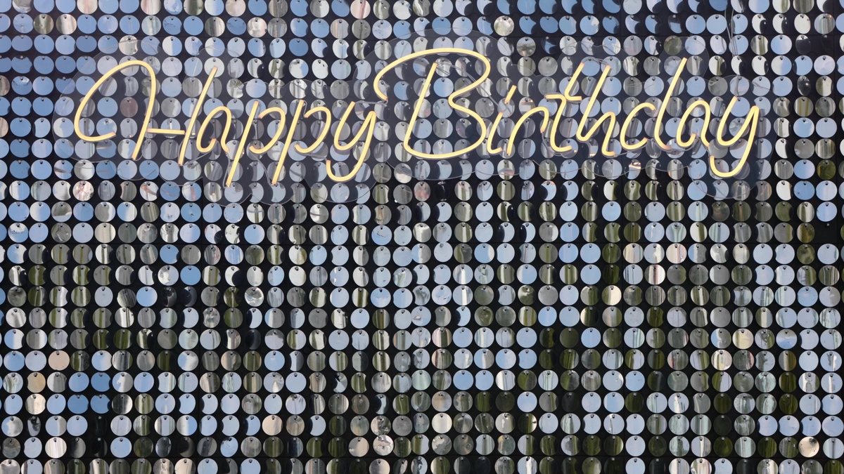 明天是我的生日🎂  提前预热一下~