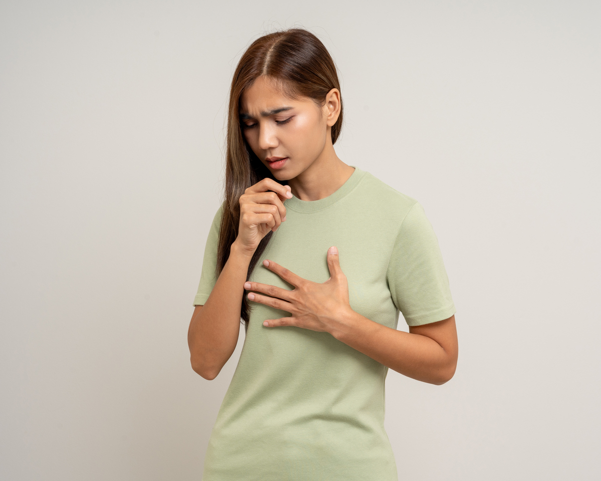 喉咙卡异物怎么办？紧急处理方法和预防措施