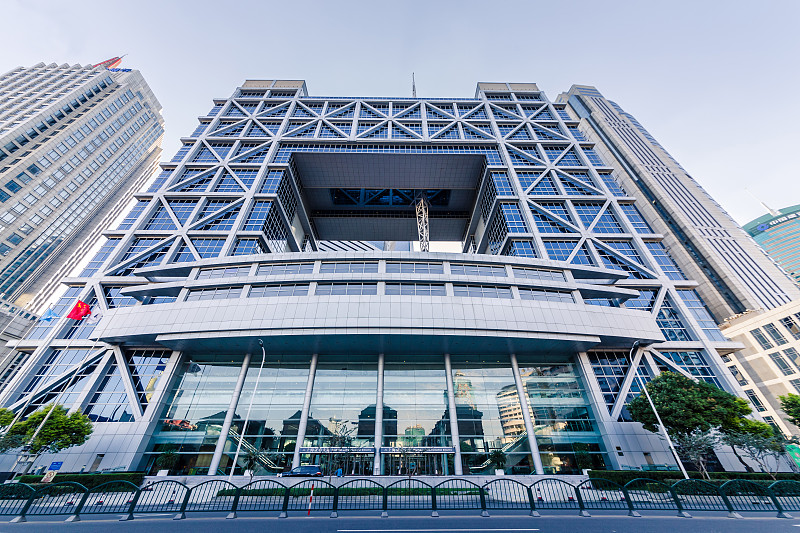 我国证券交易所的基本概况以及未来的发展趋势1000字