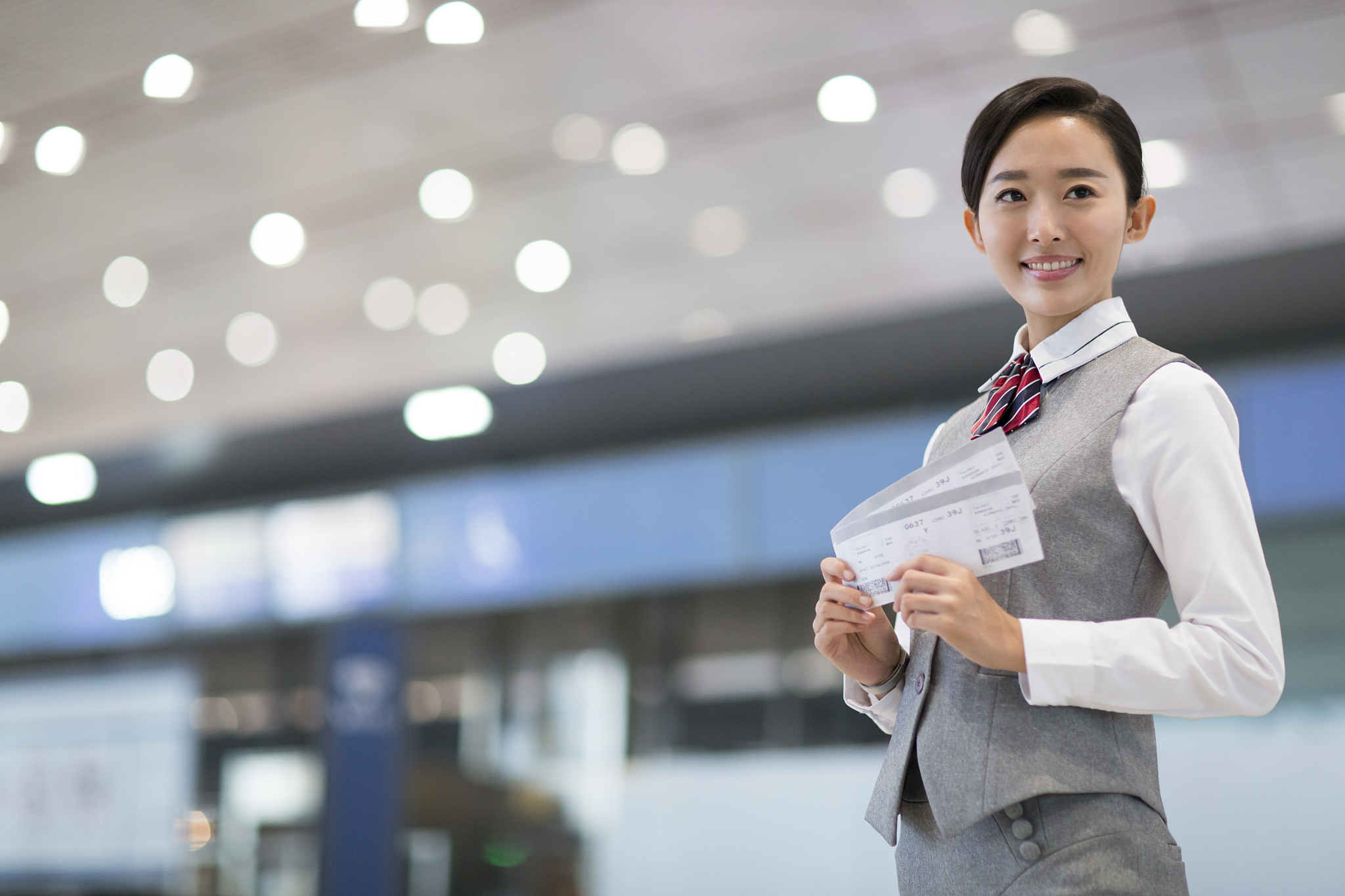 空姐福利待遇：优厚薪资、免费机票、灵活工作时间