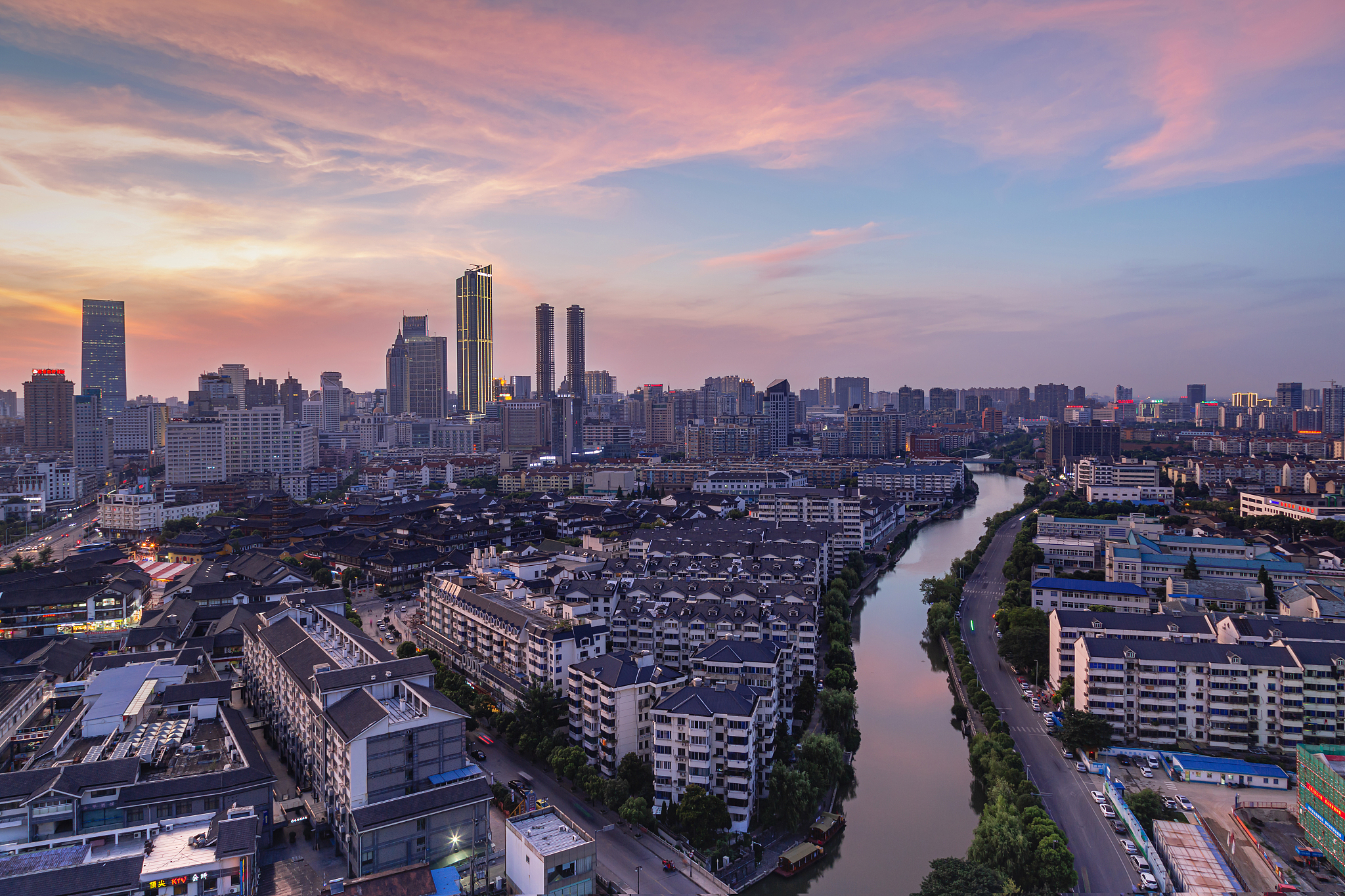 中国江苏省无锡市城市建筑风光