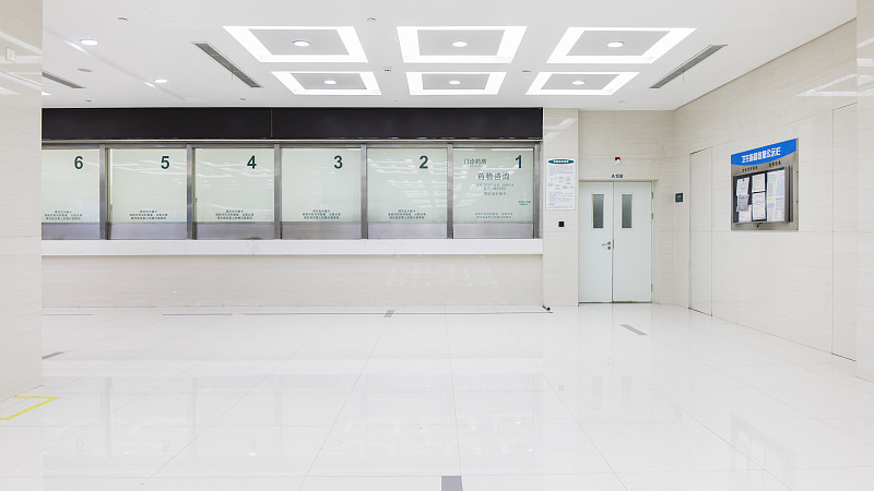 张家口爱尔眼科医院小儿眼病视光科潘俊东主任：临床经验丰富，技术精湛，患者信赖的专家