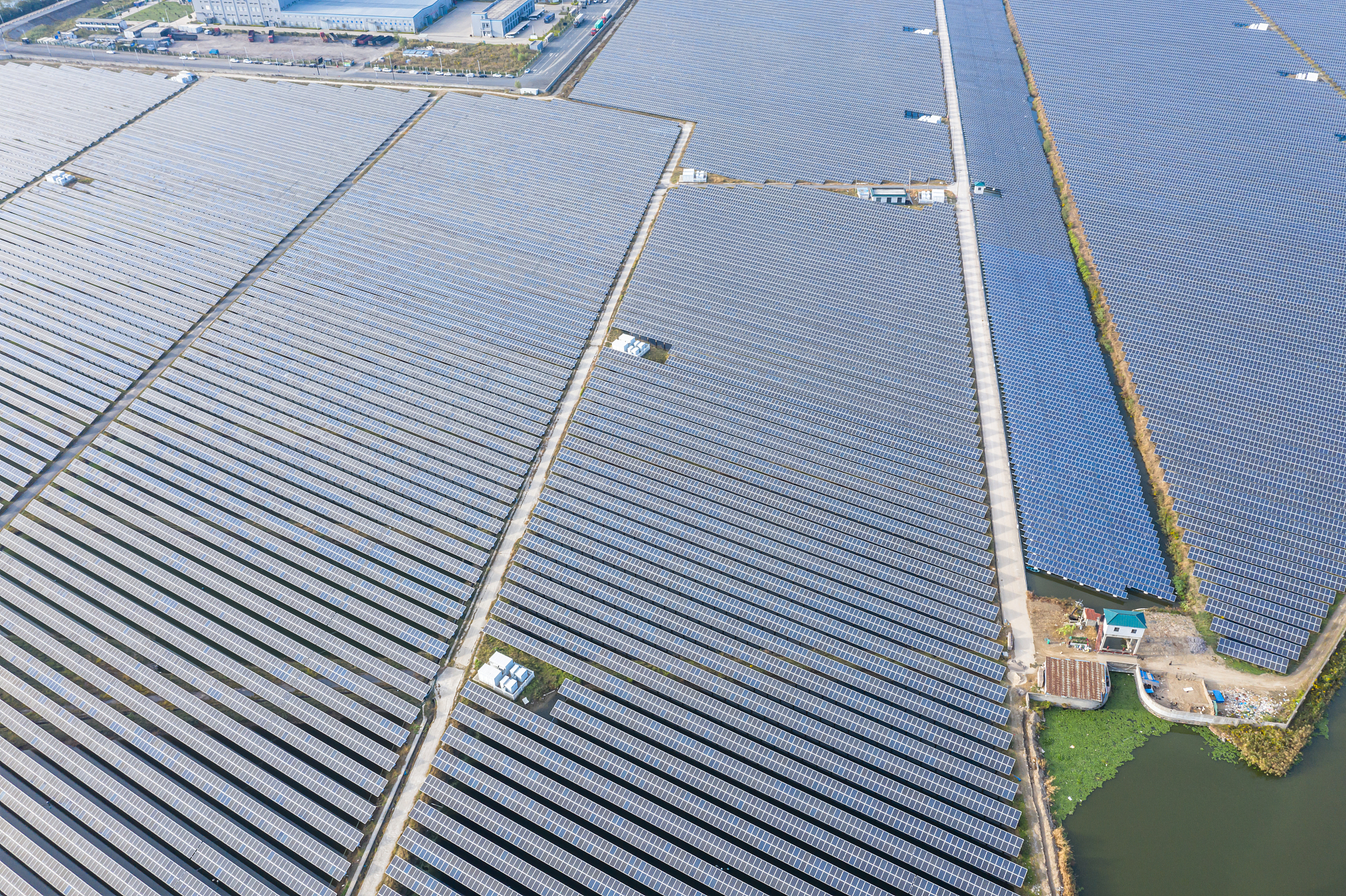 在美国建太阳能发电站要多少资金给我具体数据