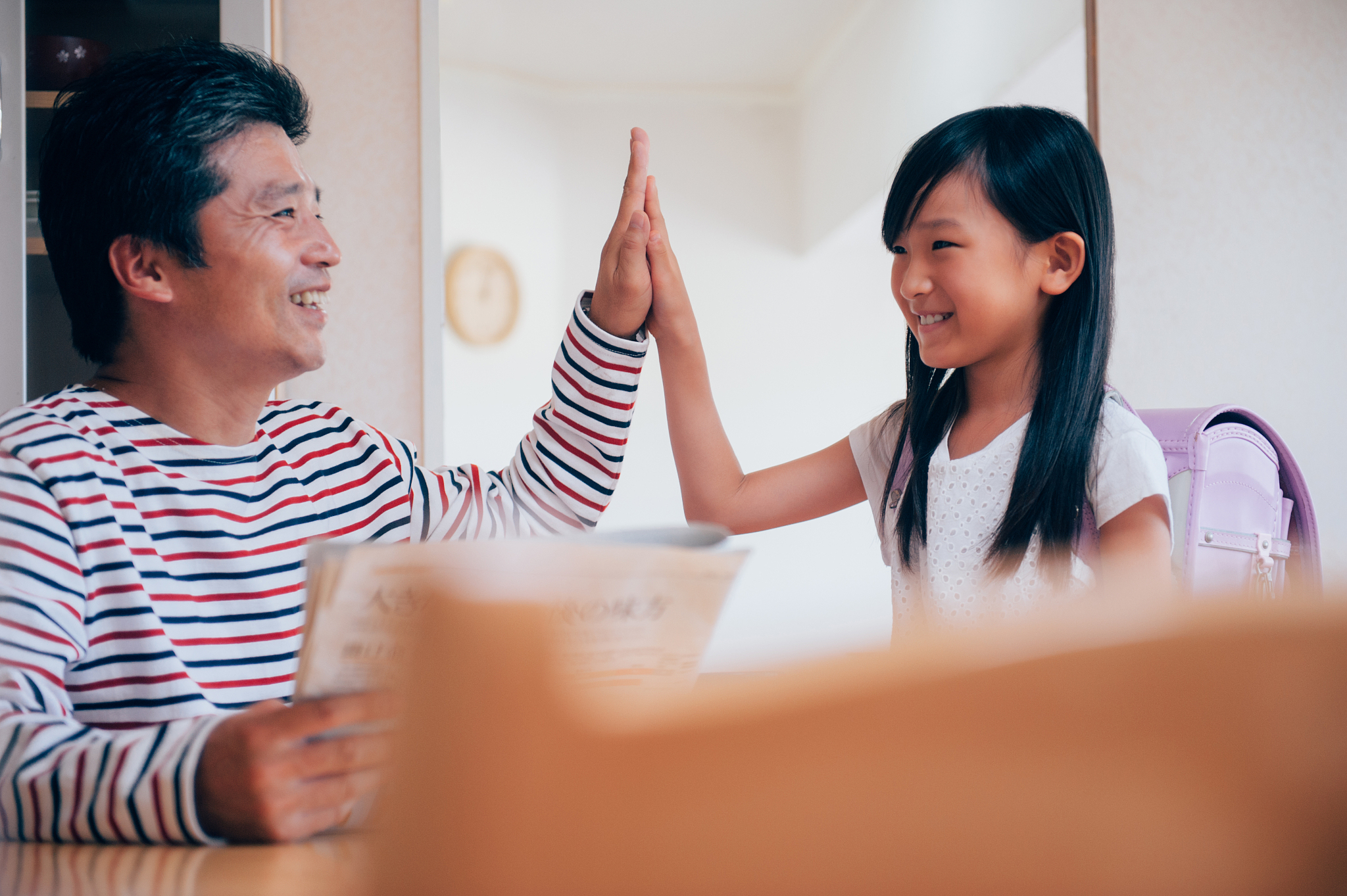 你是一位父亲给即将14岁的女儿写一封信表达对学习和生活的期许文艺范