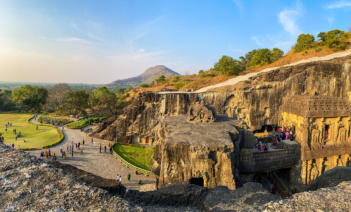 秦皇岛旅游资源的类型及特征写出人文旅游资源人文旅游资源包含遗址遗迹、建筑与设施、旅游商品、人文活动详细描写