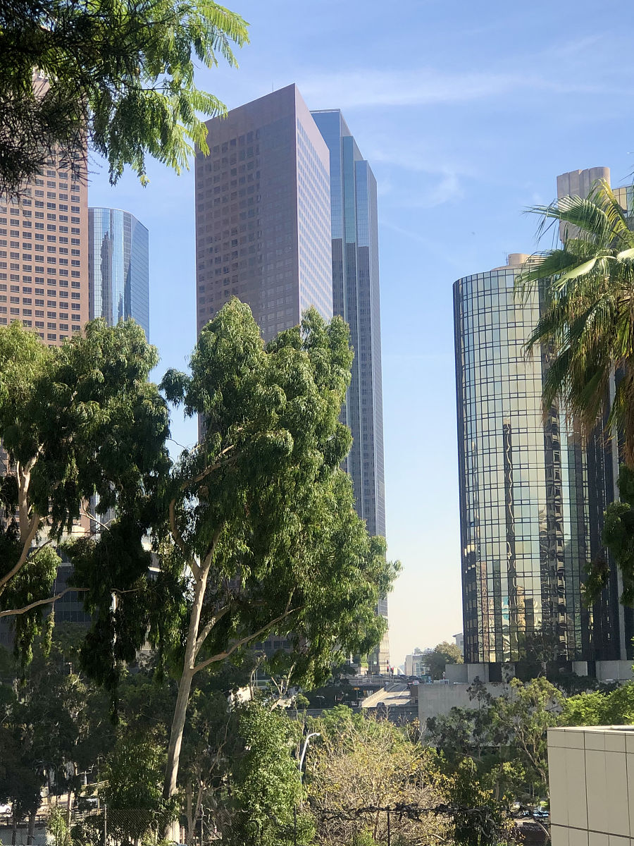 LCC商业地产绿色建筑项目投资管理绩效评估：S7、S15、S26、S30表现出色