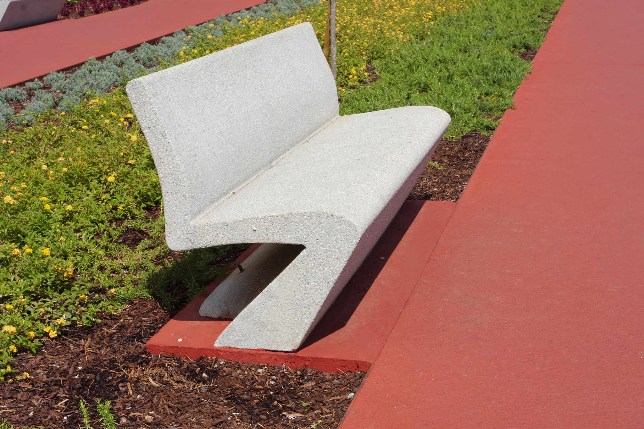 济南创高户外坐凳：机场景观装饰与休憩娱乐的完美选择