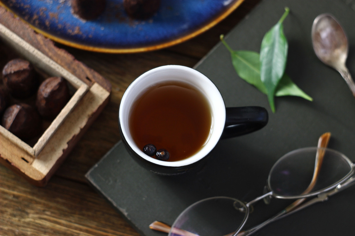 喝茶的好处：提神、消化、抗氧化、护心、放松、代谢