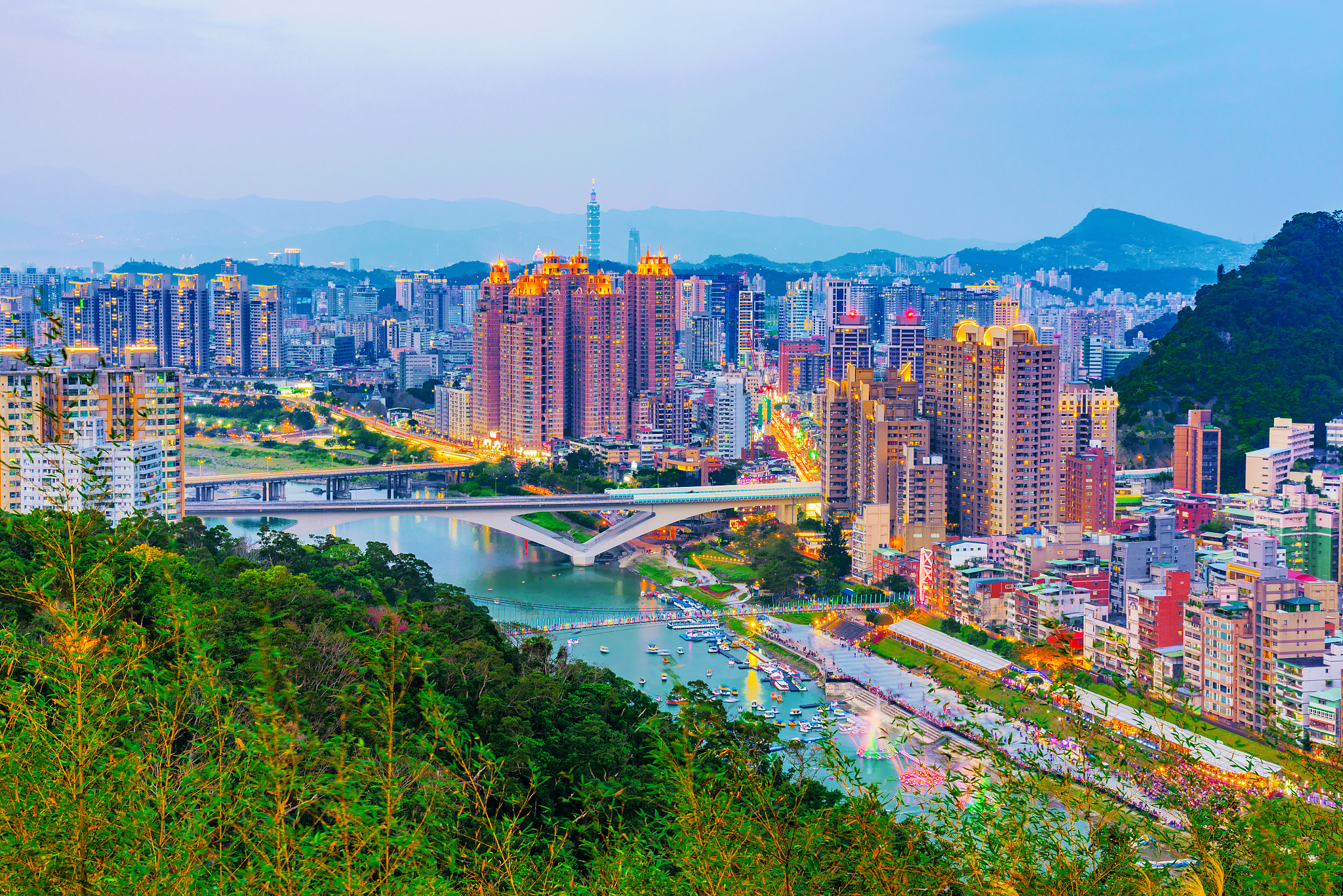 mountain view of new taipei xindian