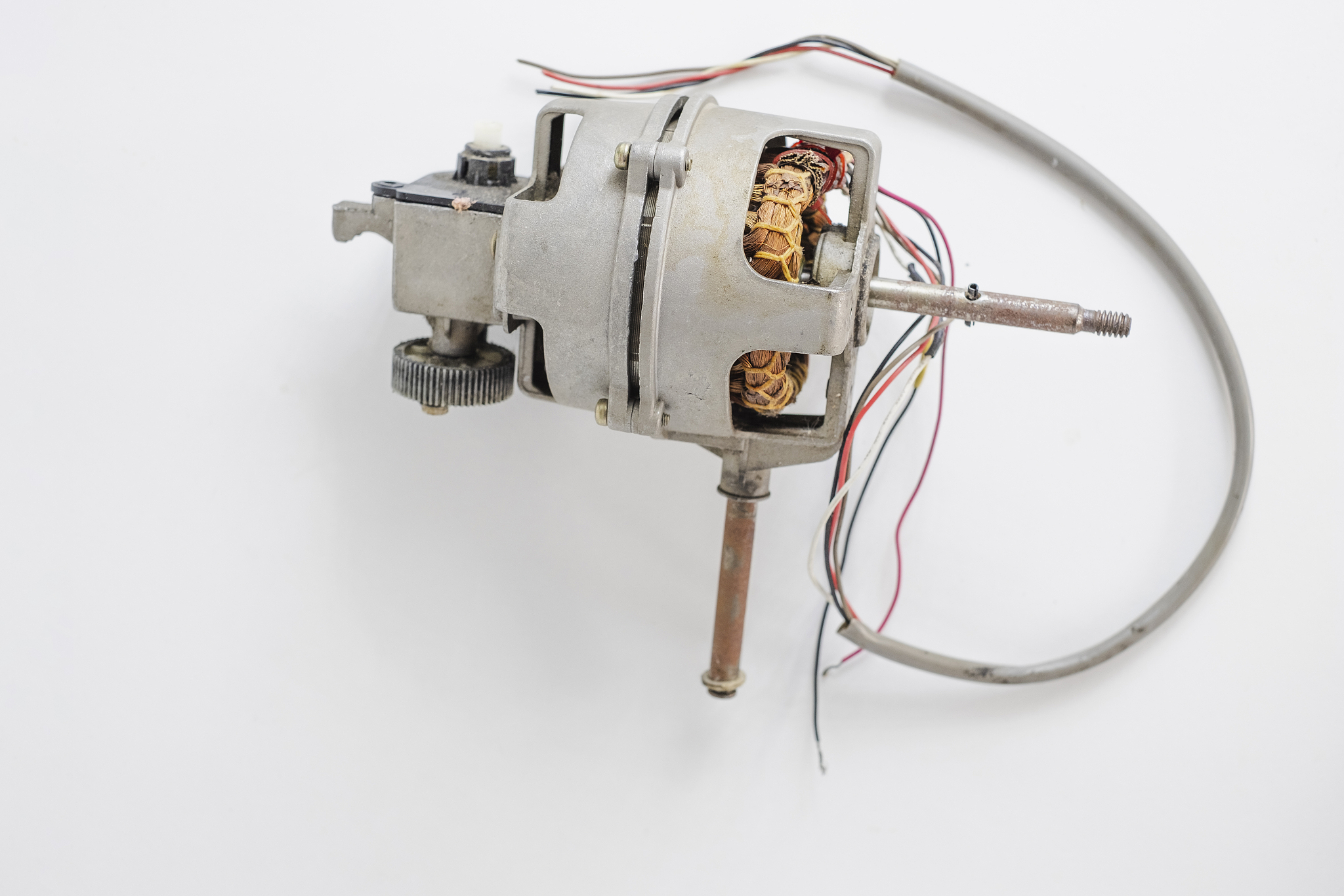 课程主题：调速风扇主要学习：电机驱动、电位器帮我编写学习目标