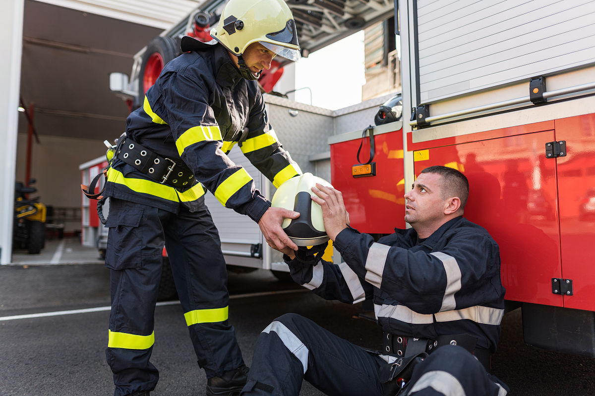 消防救援队值班人员安排优化：数学模型与数据分析