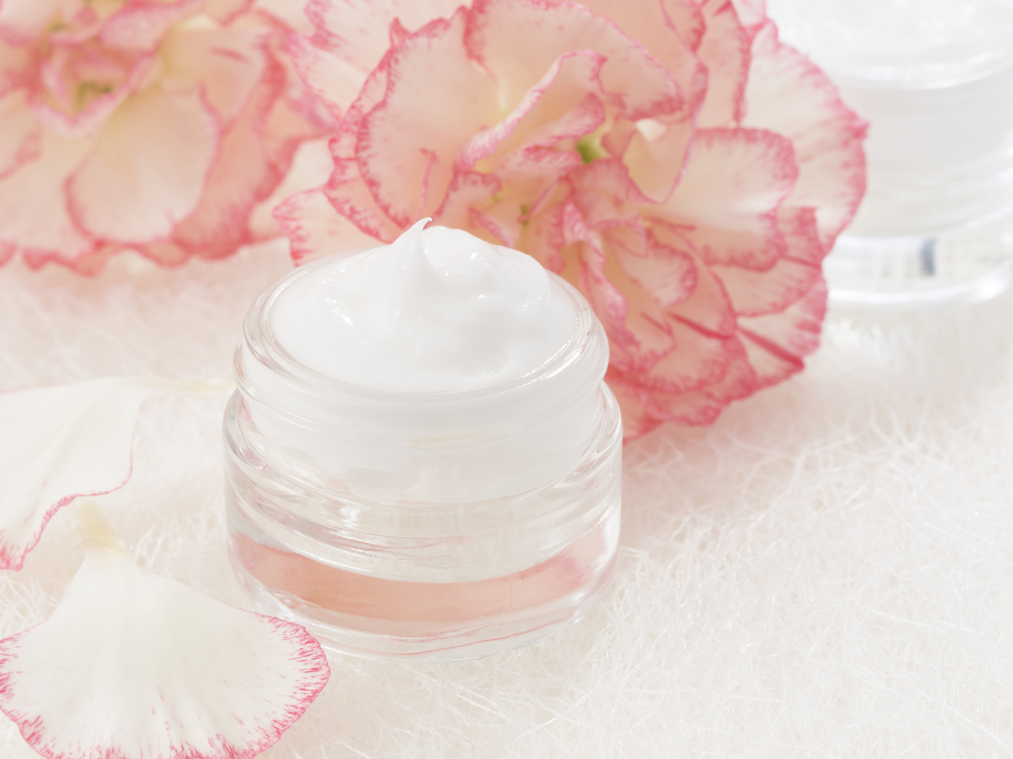 香兰阁®净颜卸妆凝露使用方法 - 深层清洁，温和卸妆