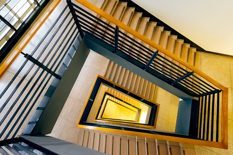 成人高考专升本药物制剂专业可以考什么学校？