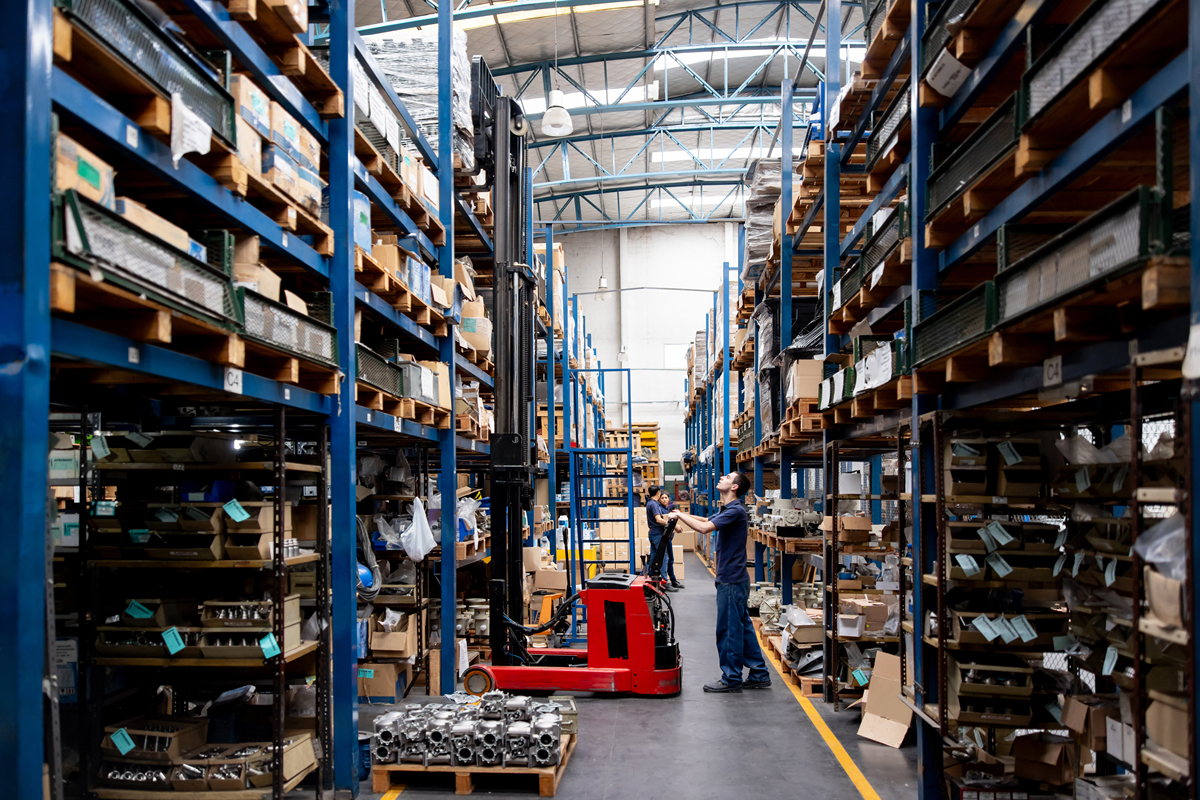 Automated Warehouse Management System: Optimizing Inventory and Logistics with IoT