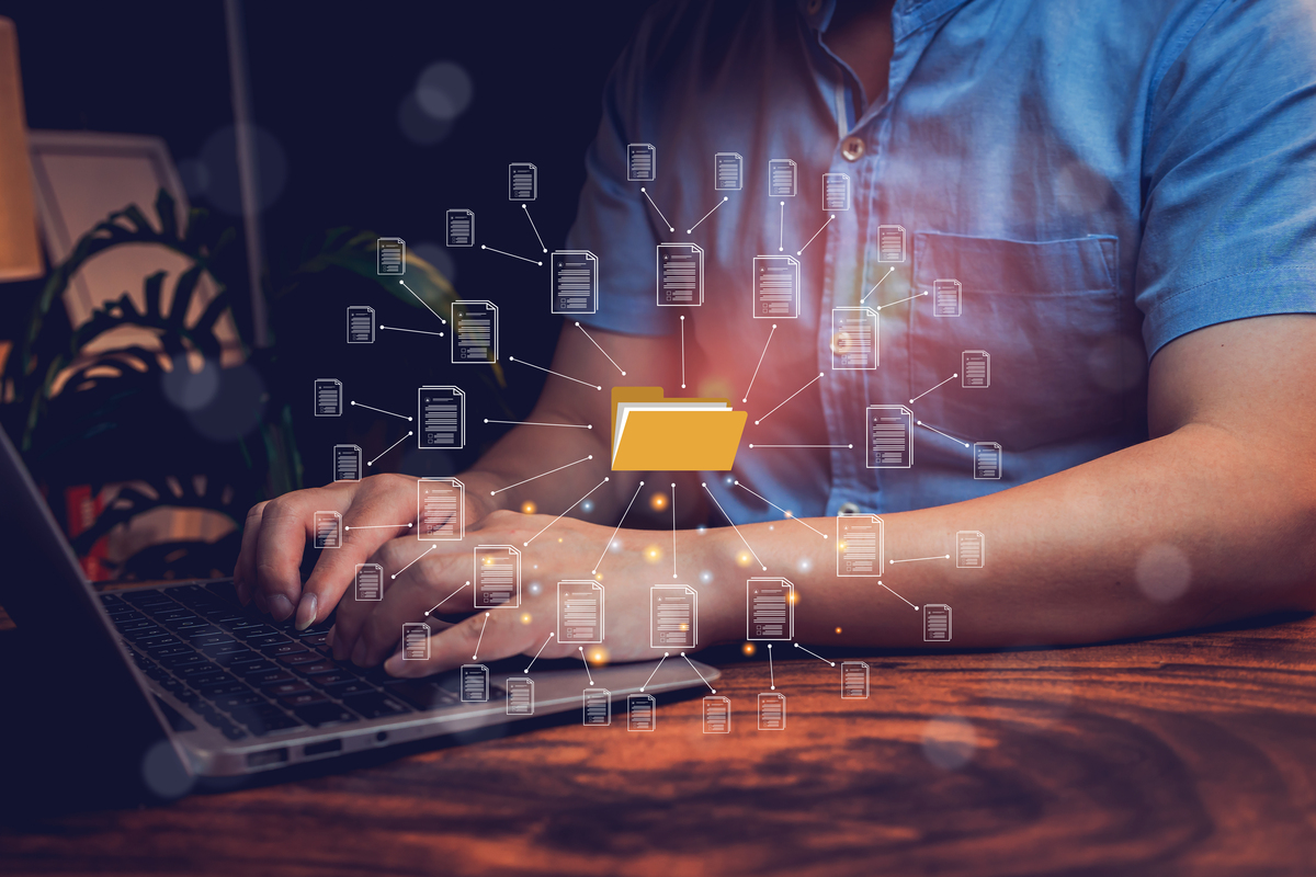 你能把随着计算机和网络技术的普及互联网日益成为人们生活和工作中不可或缺的一部分。降重吗