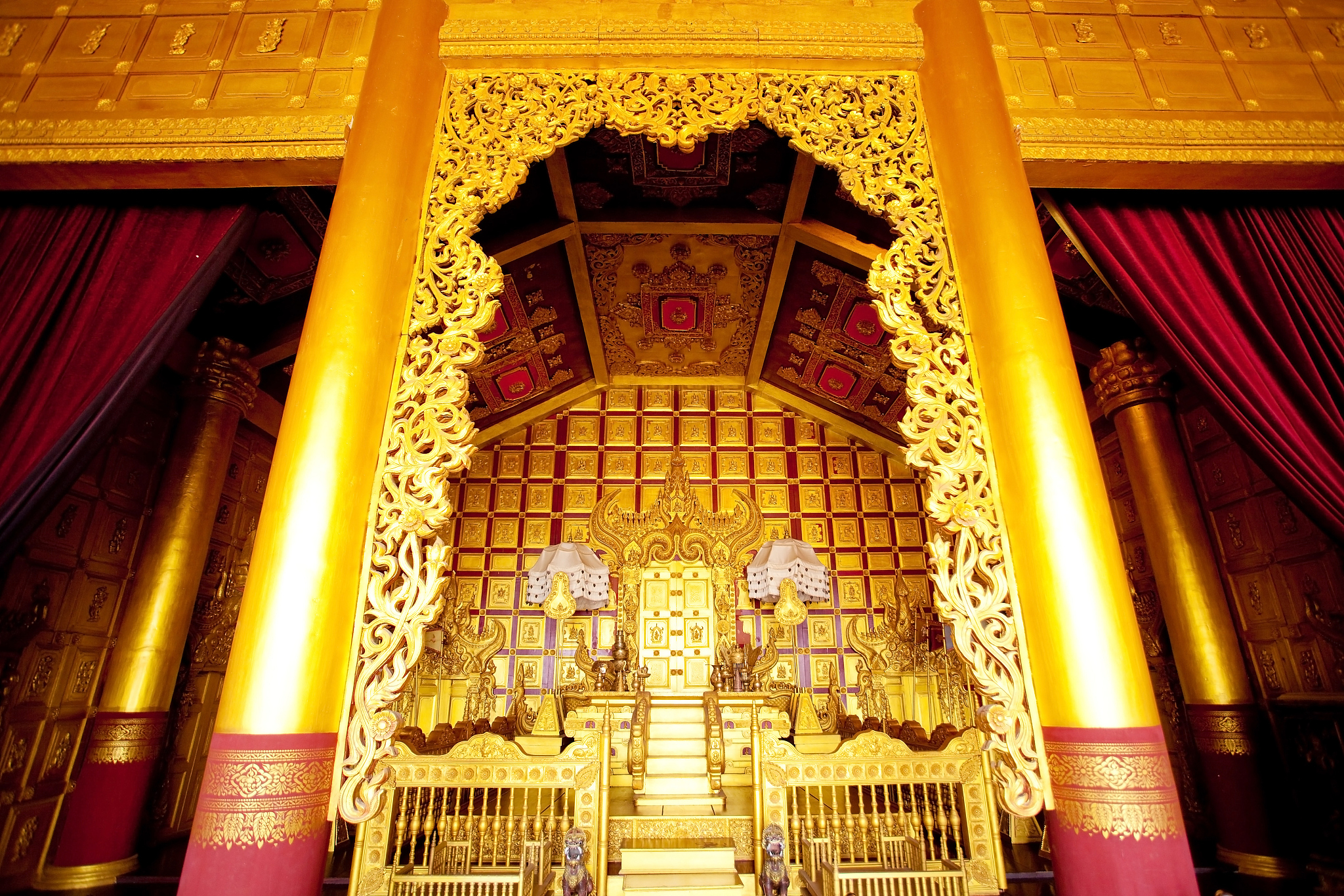 hall palace interior
