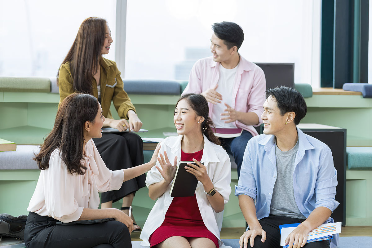 心理委员如何建立良好同学关系并进行朋辈辅导