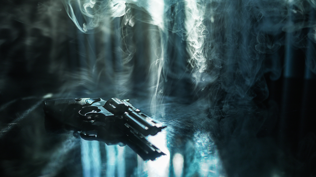 小说背景设定：毁灭人类政府，引发自发抵抗？分析其优劣与创作技巧