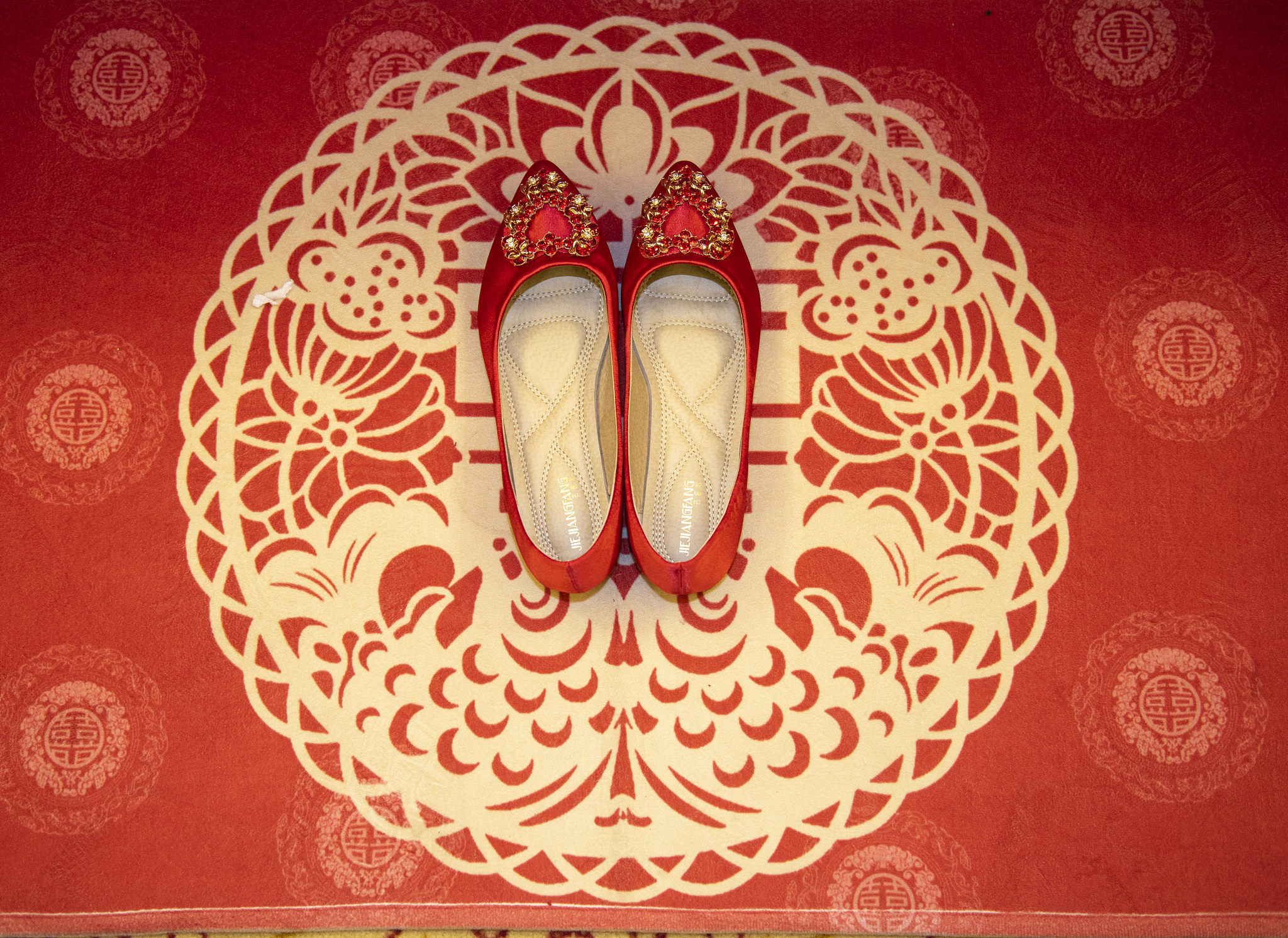 女方妈妈送鞋垫的寓意是什么，