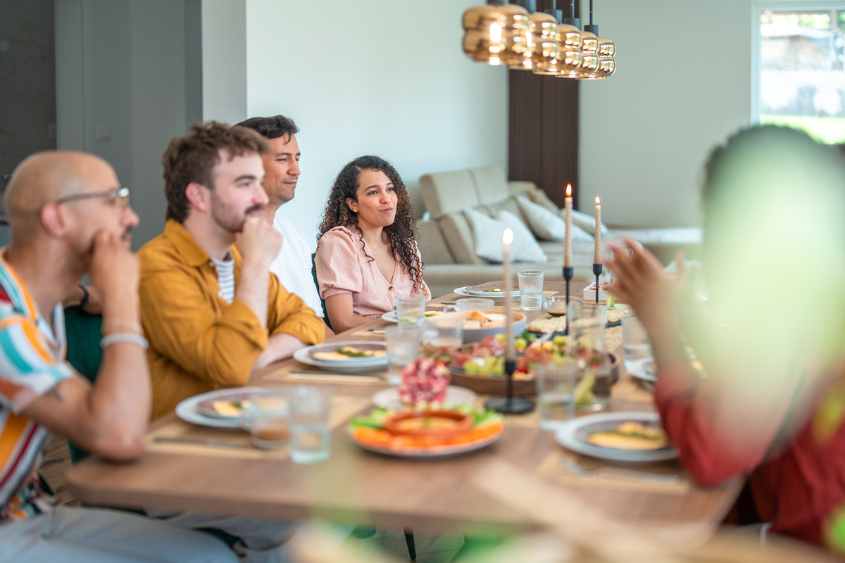 聚会真开心！表达愉悦的多种方式