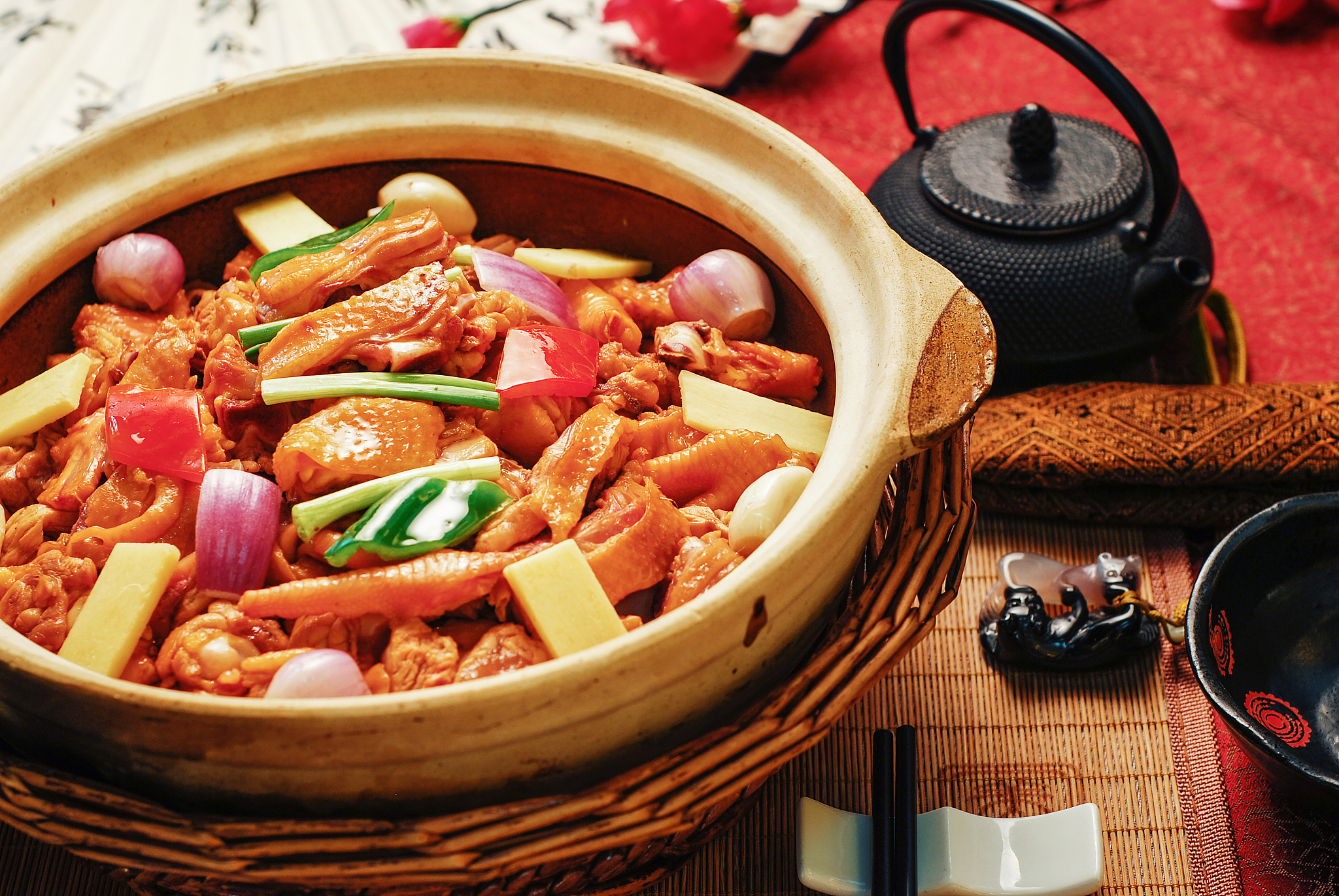 中国传统美食-啫啫滑鸡煲