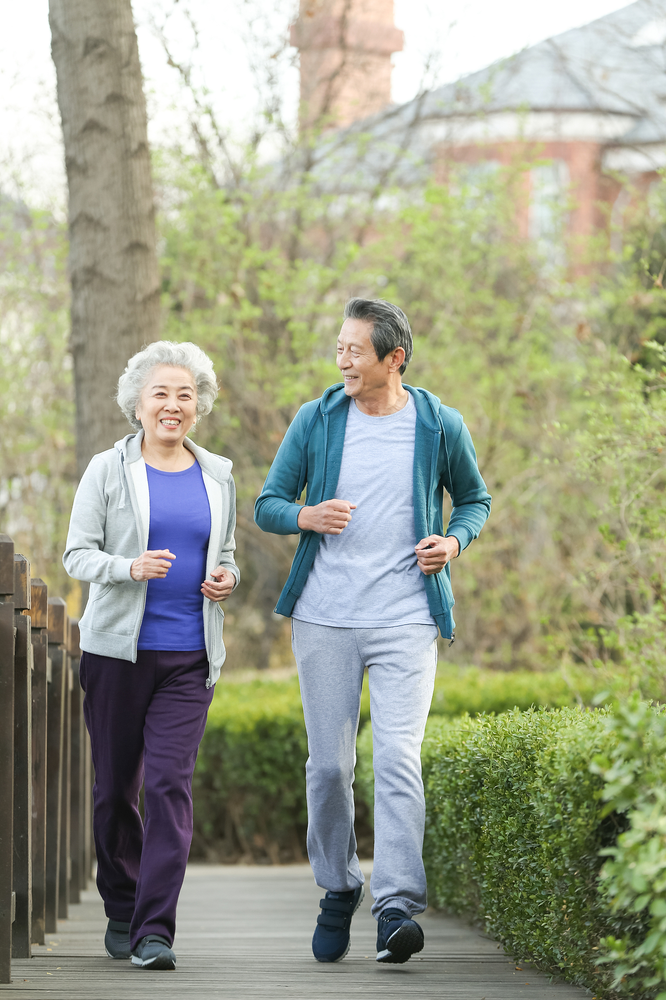 年纪大了身体机能下降最适合做的运动是什么