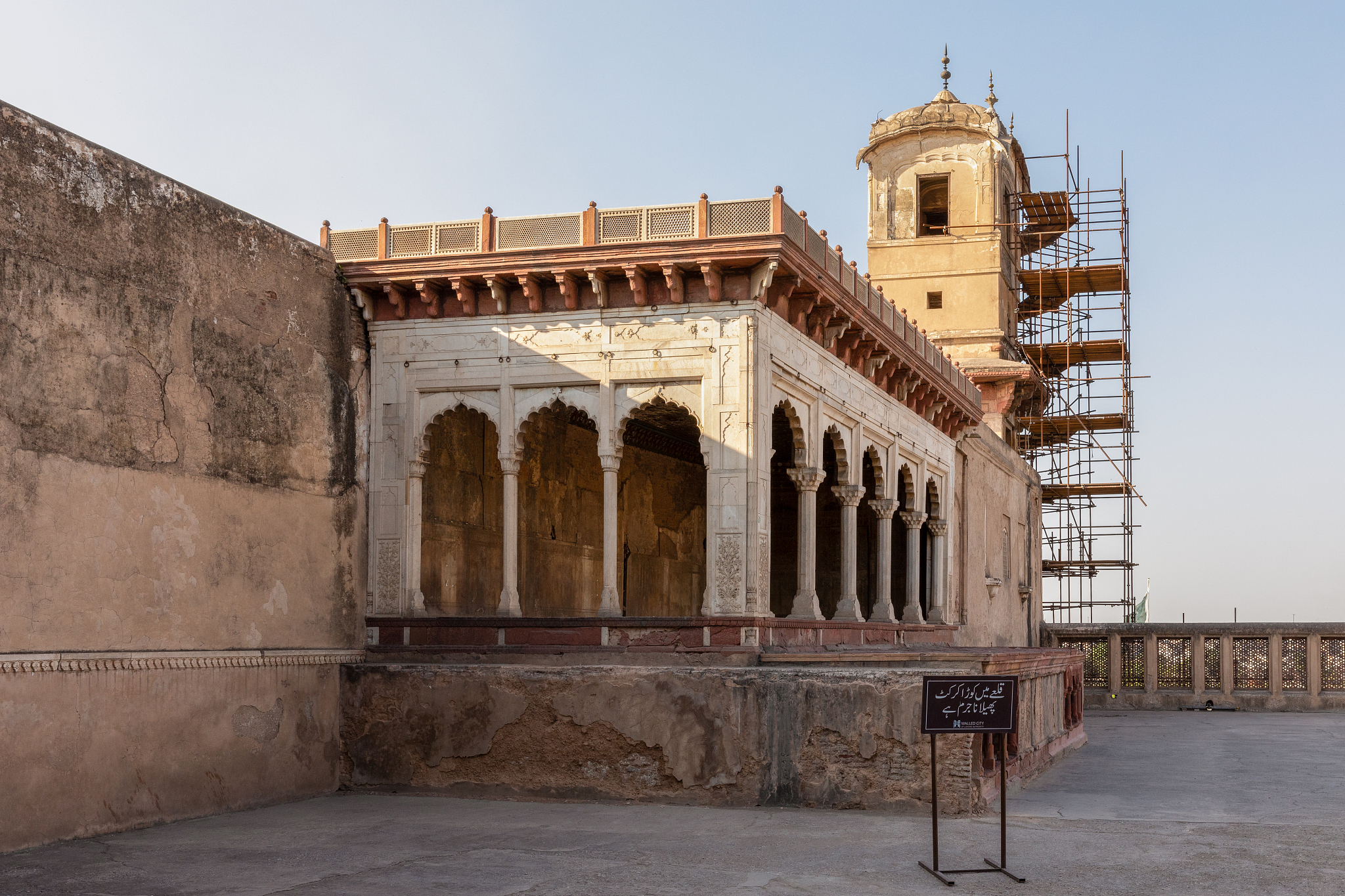 ath darra or eight doors building at the lahore fort. unesco wor