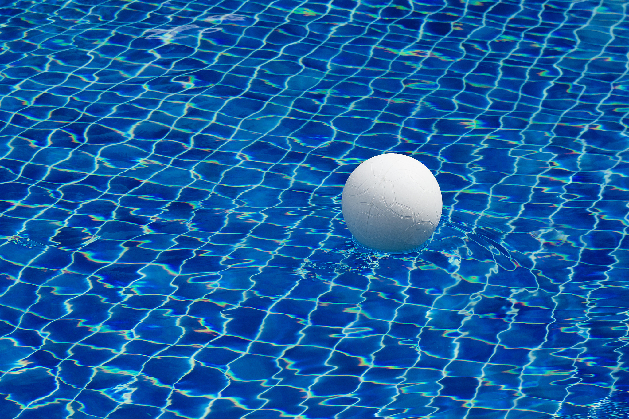 ball in pool