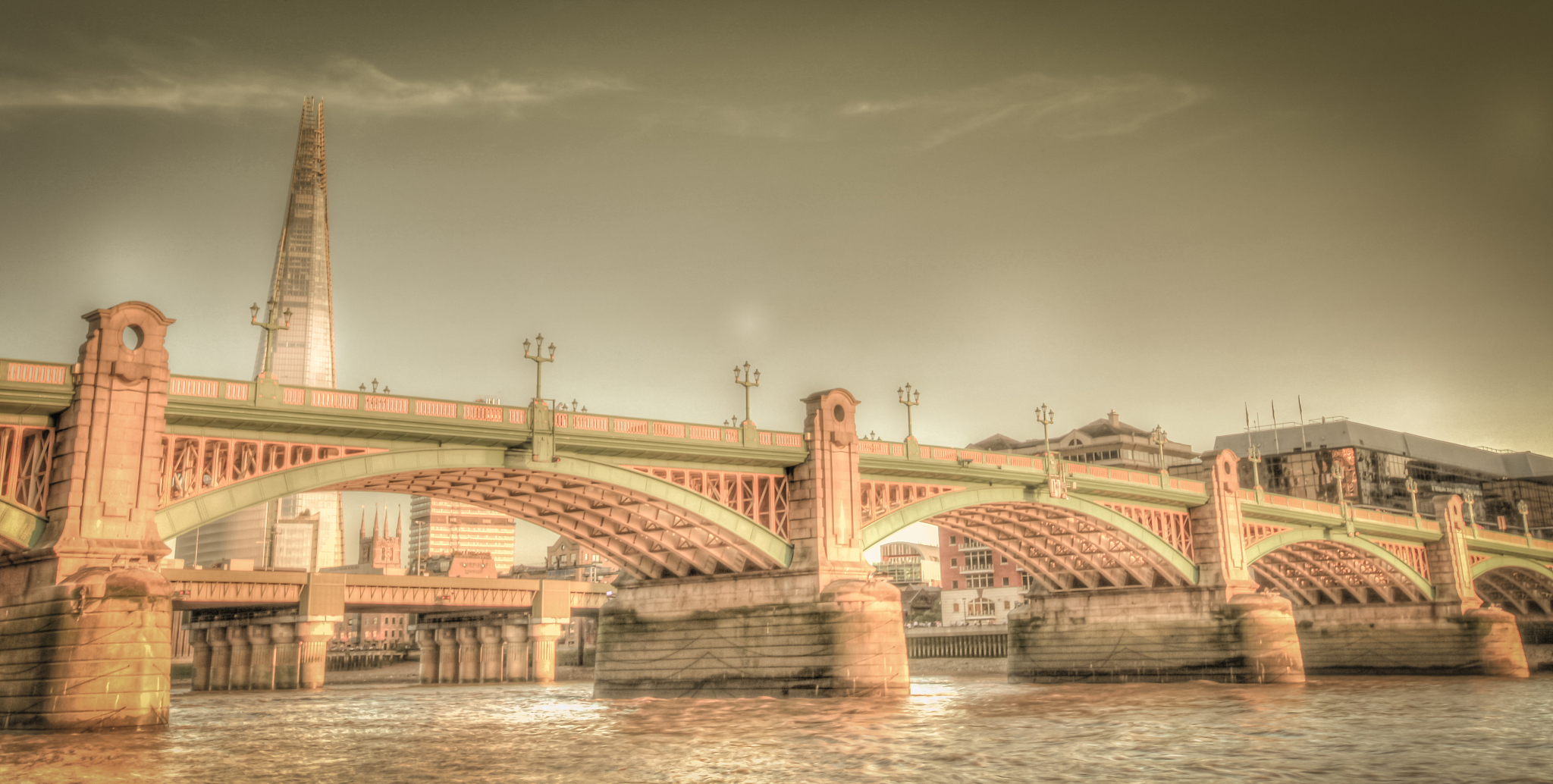 十四行诗：赞美第四号桥