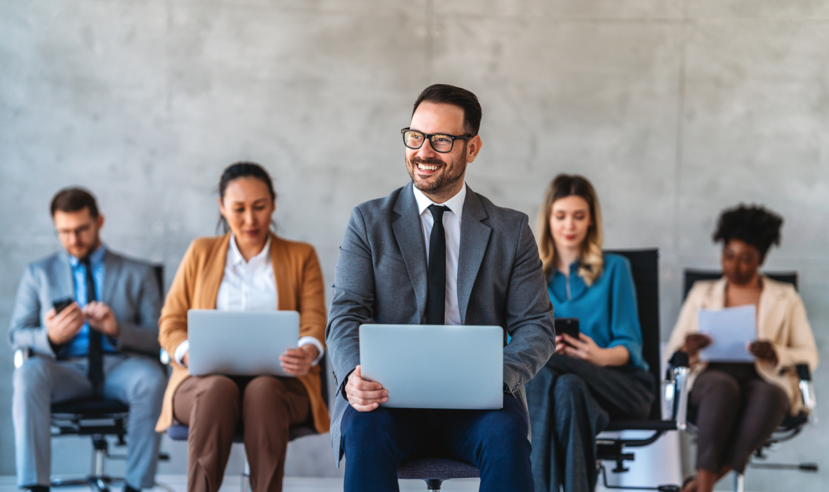 以如何在职场中提高自己的人际关系和人际沟通能力为题写一篇1200字文章