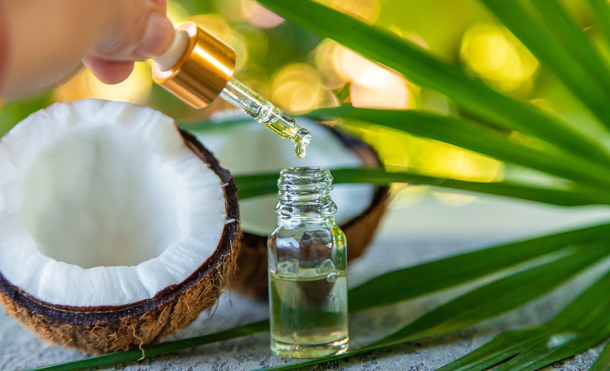 椰子油油拔法半年，