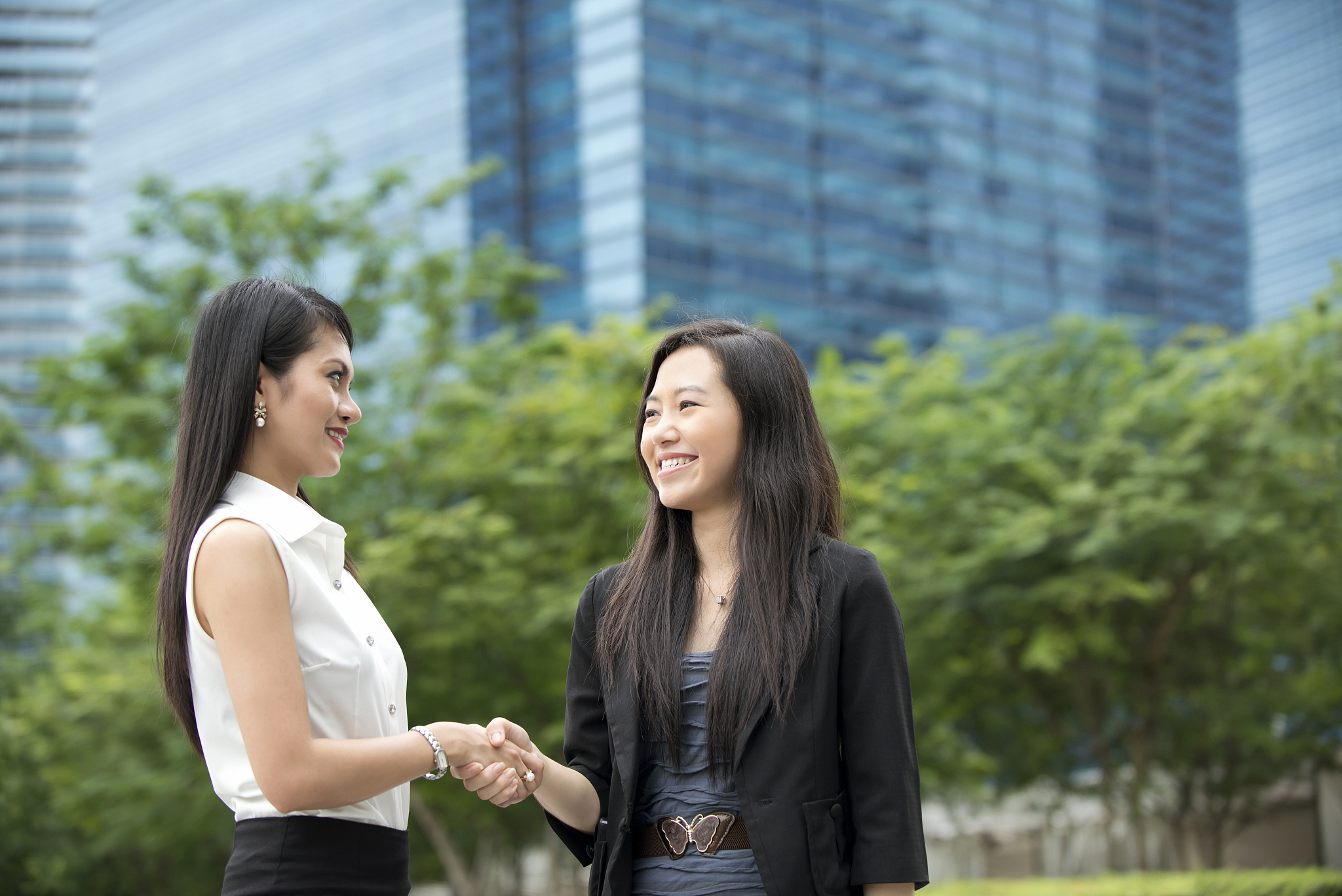 我是一名新加坡女性今年34岁了写一份自己失败2年的婚姻经历如何认识他的两个人如何在一起的最后为什么离婚