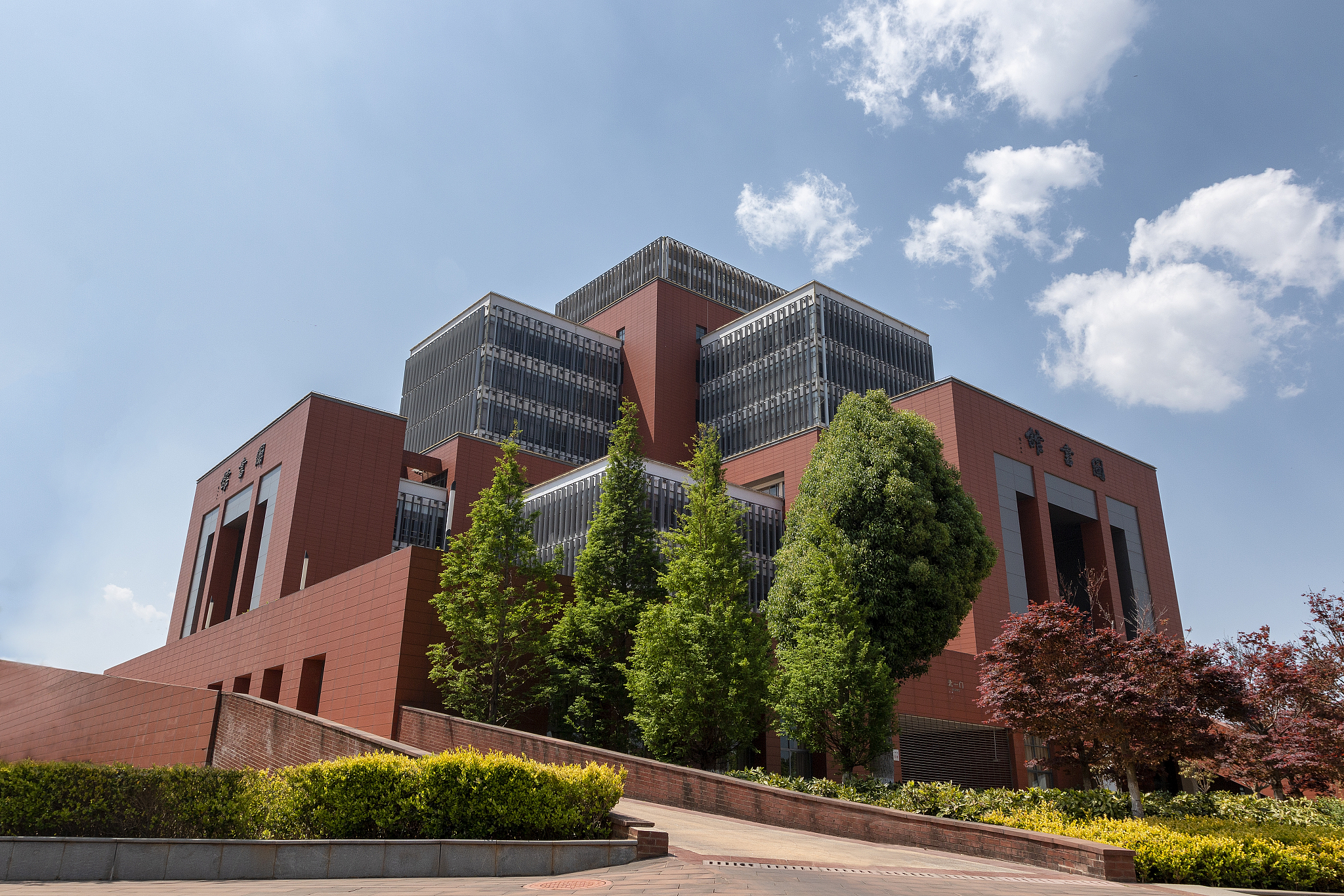 云南建设学校建筑装饰技术专业好就业吗
