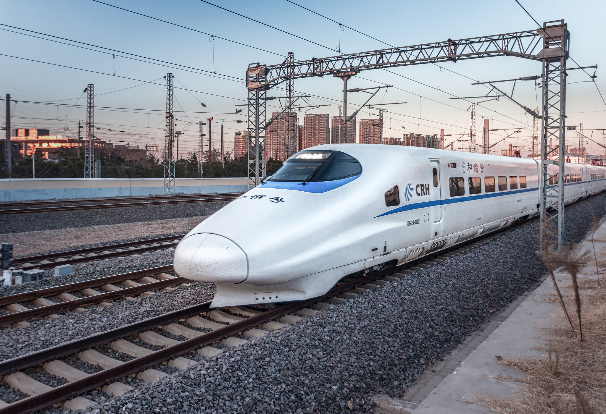 高铁学院专业介绍：高速铁路工程、信号与控制、车辆工程等