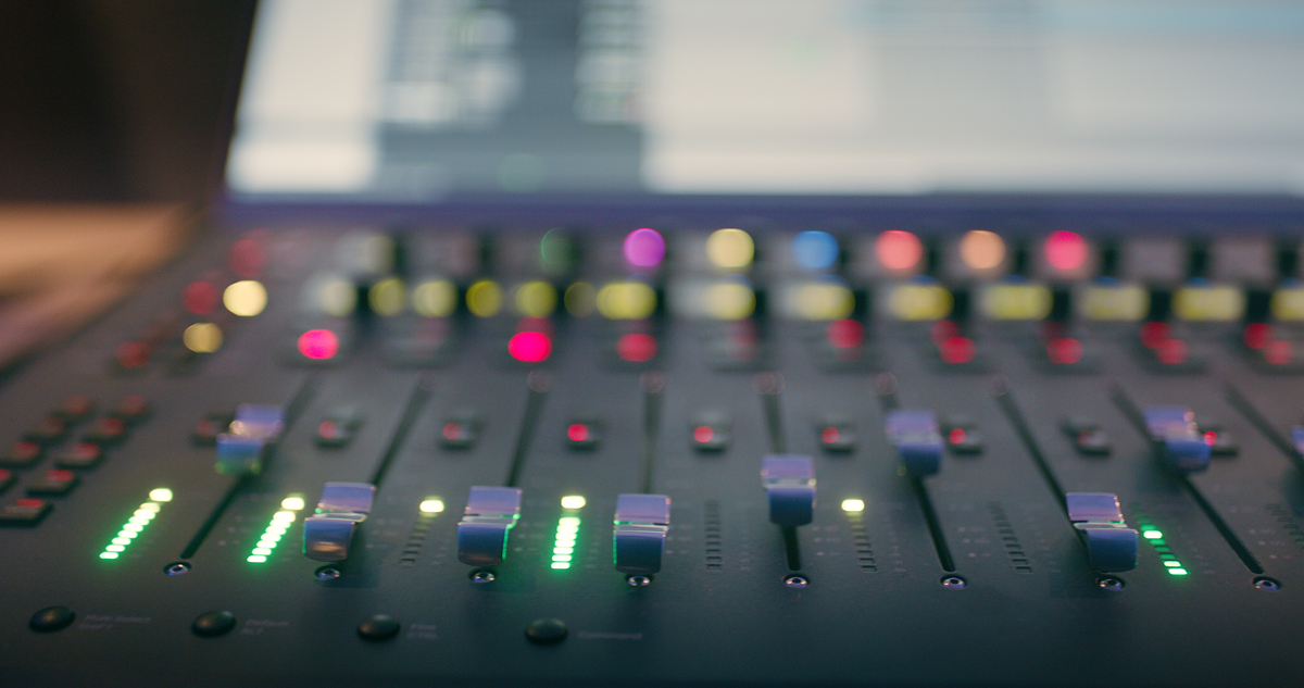 以流行音乐的音乐技术与创新为题写一篇700字文章