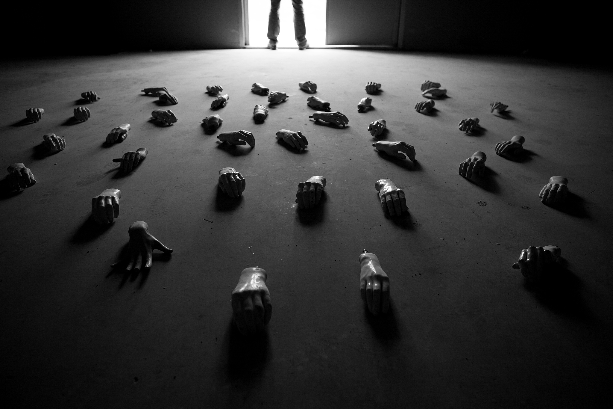 人类对未知和不确定的恐惧：根源与应对